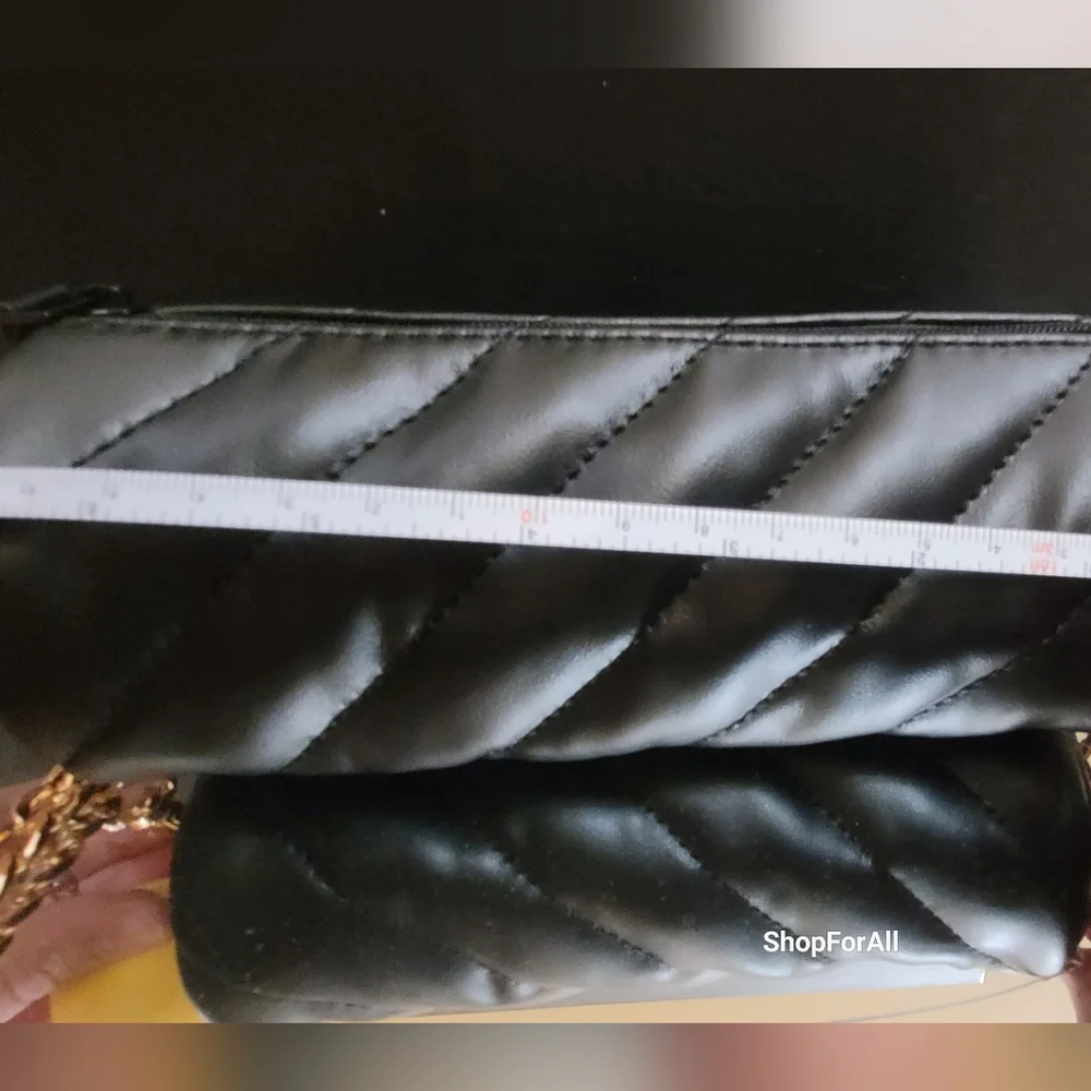 Yves Saint Laurent - Picture 13 of 16